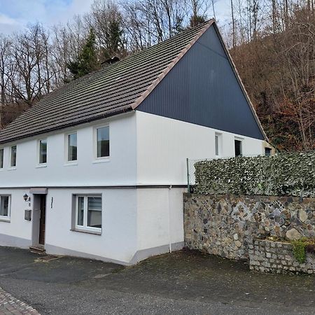 Familyhome Lopora Medebach Exteriér fotografie