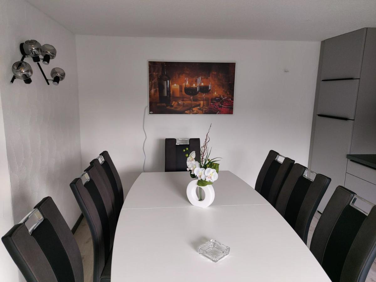 Familyhome Lopora Medebach Exteriér fotografie