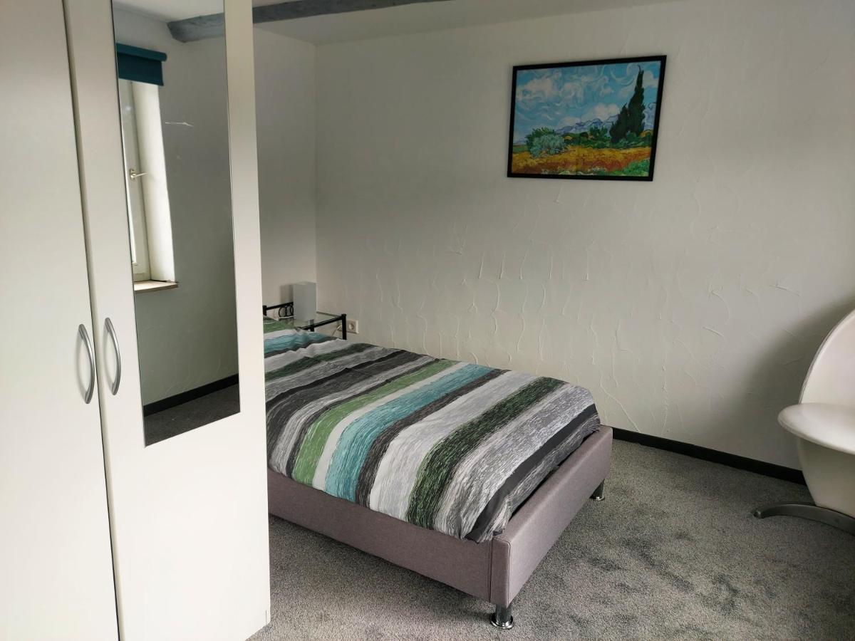 Familyhome Lopora Medebach Exteriér fotografie