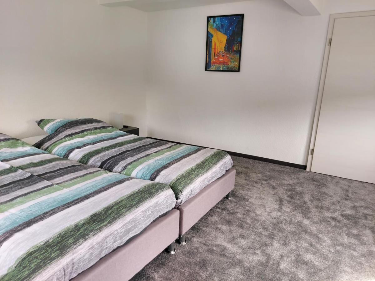 Familyhome Lopora Medebach Exteriér fotografie